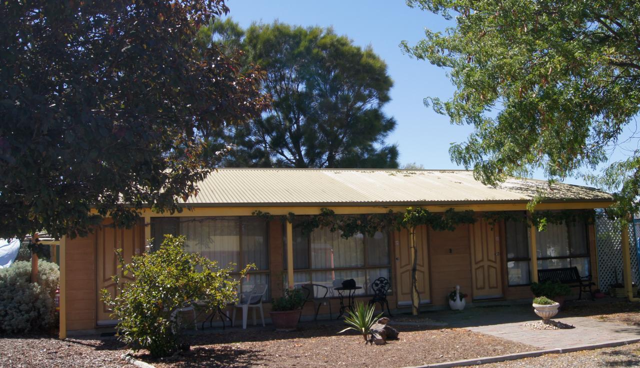 Motel Lakes 2*